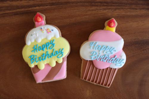 カップケーキ　Happy Birthday　ピンク&ホワイト
